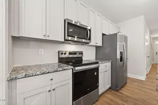 584 Barrington Row Ave, Zebulon, NC 27597 - Photo 5