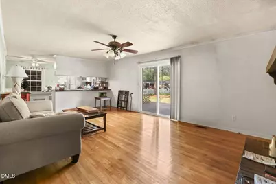 101 E Wilson Street, Smithfield, NC 27577 - Photo 9