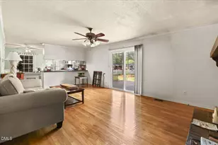 101 E Wilson St, Smithfield, NC 27577 - Photo 9