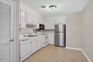 1630 Oxford Rd, Henderson, NC 27536 - Photo 3