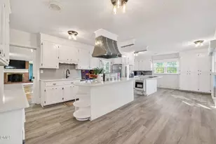207 W 3rd St, Princeton, NC 27569 - Photo 11