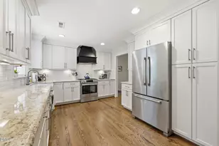 4509 Keswick Dr, Raleigh, NC 27609 - Photo 9