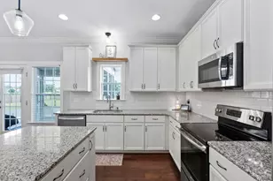 121 Atkins Village Ct, Fuquay Varina, NC 27526 - Photo 9