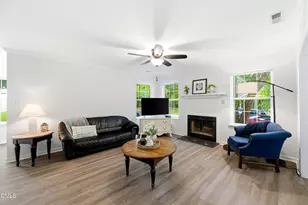604 Vannoy Pl, Fuquay Varina, NC 27526 - Photo 3