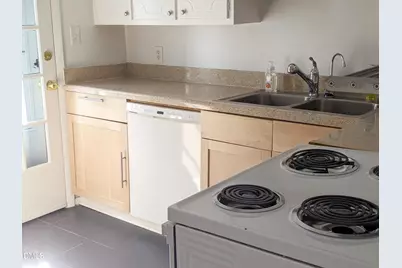 220 Elizabeth Street #Apt B6, Chapel Hill, NC 27514 - Photo 9