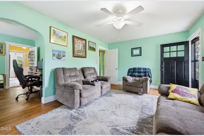 203 Vernon Street, Broadway, NC 27505 - Photo 9