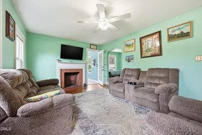 203 Vernon Street, Broadway, NC 27505 - Photo 5