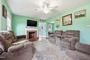 203 Vernon St, Broadway, NC 27505 - Photo 5