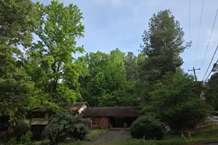 200 Eastwood Rd, Chapel Hill, NC 27514 - Photo 5