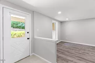 1910 Fox Sterling Dr, Raleigh, NC 27606 - Photo 7