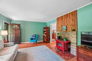 147 Windsor Cir, Chapel Hill, NC 27516 - Photo 5