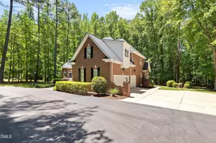 3909 Britt Dawn Ln, Zebulon, NC 27597 - Photo 3