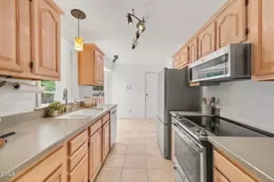 2001 Pathway Dr, Chapel Hill, NC 27516 - Photo 9