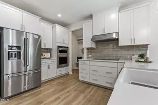 7104 Hubner Pl, Cary, NC 27519 - Photo 5