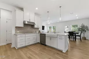 7104 Hubner Pl, Cary, NC 27519 - Photo 9