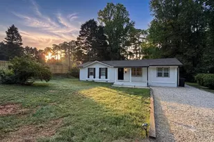 6901 Baywood Dr, Raleigh, NC 27613 - Photo 3