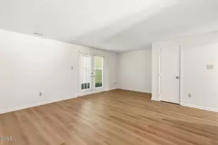 1135 Villa Green Ct, Raleigh, NC 27612 - Photo 9