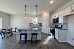 563 E Clydes Pt Wy, Wendell, NC 27591 - Photo 3