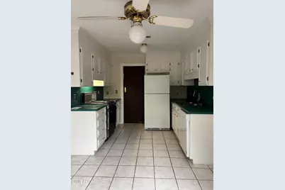 404 W Harnett Street, Benson, NC 27504 - Photo 5