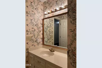404 W Harnett Street, Benson, NC 27504 - Photo 17