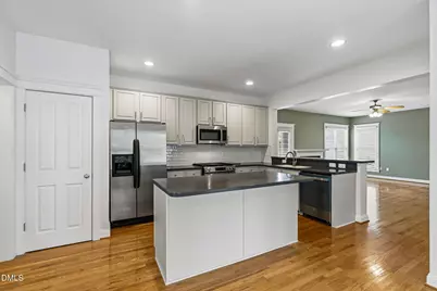 112 Bridgegate Drive, Cary, NC 27519 - Photo 27