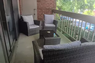 500 Umstead Dr, Chapel Hill, NC 27516 - Photo 1