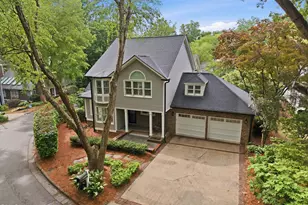 2204 Oxford Hills Dr, Raleigh, NC 27608 - Photo 3