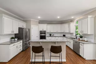 305 Birdwood Ct, Cary, NC 27519 - Photo 19