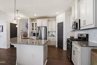 921 Saratoga Drive, Durham, NC 27704 - Photo 7