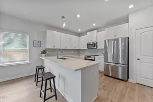 122 Commons Cir, Clayton, NC 27520 - Photo 5