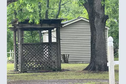302 N Brevard Street, Selma, NC 27576 - Photo 11