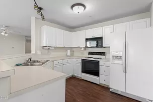 2219 Delaney Dr, Burlington, NC 27215 - Photo 7
