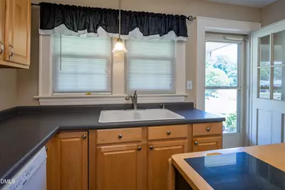 610 N Lincoln Street, Benson, NC 27504 - Photo 11