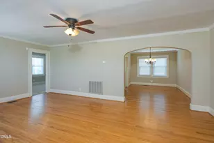 610 N Lincoln St, Benson, NC 27504 - Photo 5