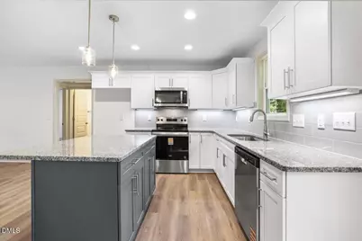 305 N West Street, Roseboro, NC 28382 - Photo 9