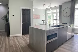1130 Parkridge Ln, Raleigh, NC 27605 - Photo 5