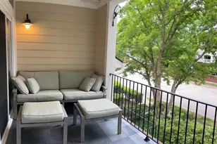 1130 Parkridge Ln, Raleigh, NC 27605 - Photo 9