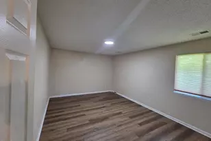 906 W Chatham St, Cary, NC 27511 - Photo 9