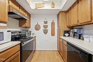 101 Marbury Ct, Cary, NC 27513 - Photo 5