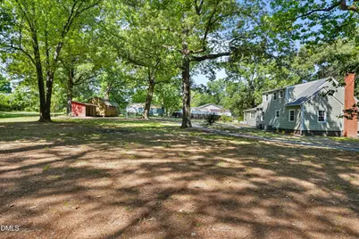 409 Forest Avenue, Broadway, NC 27505 - Photo 11