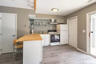 135 Coleridge Ct, Carrboro, NC 27510 - Photo 5