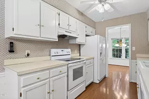 118 Shady Meadow Cir, Cary, NC 27513 - Photo 9