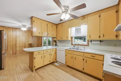 609 Canterbury Road, Sanford, NC 27330 - Photo 17