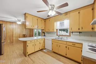 609 Canterbury Rd, Sanford, NC 27330 - Photo 17