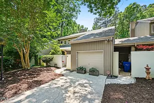 9 Tottenham Ln, Chapel Hill, NC 27517 - Photo 3