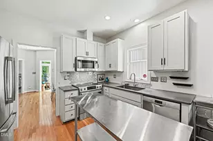 9 Tottenham Ln, Chapel Hill, NC 27517 - Photo 13
