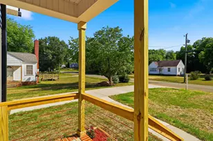 710 Avon Ave, Burlington, NC 27215 - Photo 7