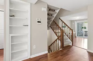 819 Genford Ct, Raleigh, NC 27609 - Photo 7