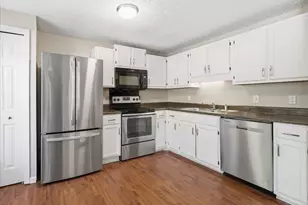 819 Genford Ct, Raleigh, NC 27609 - Photo 9