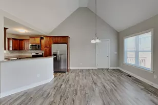335 Oxfordshire Dr, Fuquay Varina, NC 27526 - Photo 5